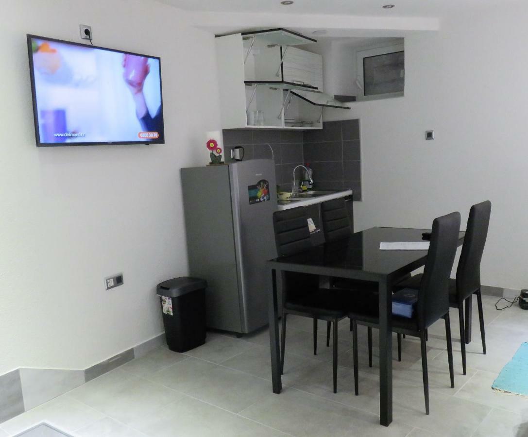 Apartament Cres Exterior photo